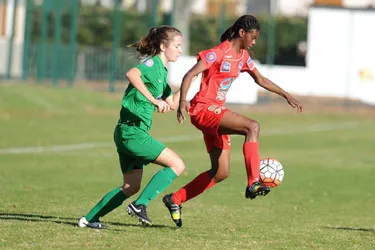 Foot - D2 Féminines : Aurillac s'impose contre Nivolet (3-0)