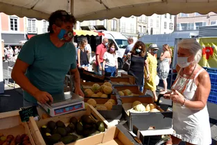 Masque obligatoire dans les marchés de plein air du Puy-de-Dôme dès lundi : la nouvelle bien accueillie à Issoire