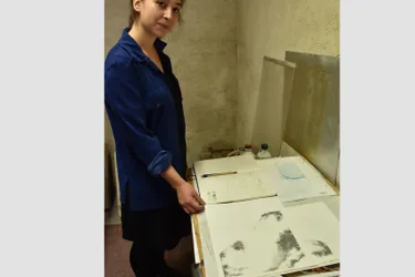 Qui est Nina Maller, la nouvelle artiste en résidence de lithographie au Musée du Pays d'Ussel ?