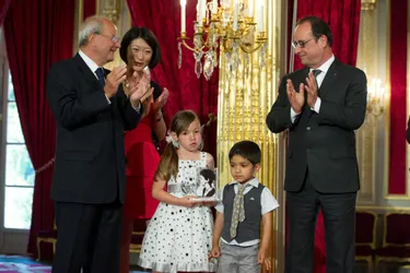 Les écoliers d'Escurolles lauréats d'un prix national remis à l'Elysée par François Hollande