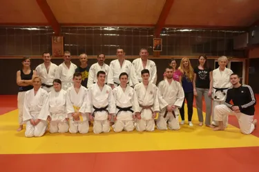 Les judokas font tatami commun