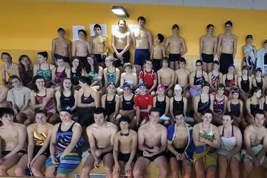 Les scolaires cantaliens nagent au centre aquatique d’Aurillac
