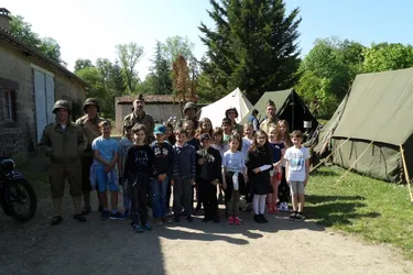 Un camp militaire pour les écoliers