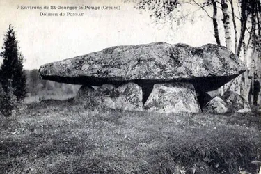 Le dolmen de la Pierre-Levée est au centre d’un triangle