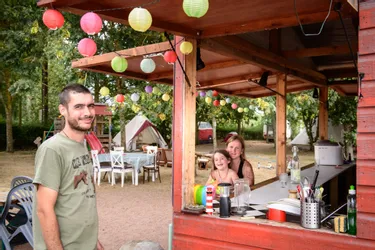 Un camping écologique fait fureur depuis son ouverture cet été à Archignat (Allier)