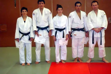 Des nouvelles ceintures noires au judo