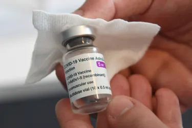 Vaccin : trois pays suspendent AstraZeneca, l'Agence européenne des médicaments veut rassurer