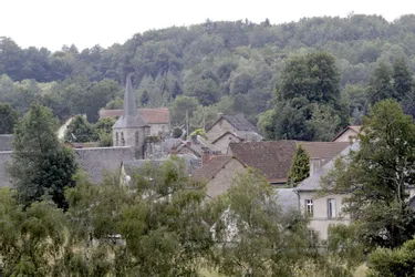 A Saint-Agnant-près-Crocq (Creuse), le très faible débit et les coupures font craquer les habitants