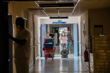Les visites interdites et les admissions interrompues à l’hôpital Émile-Roux du Puy-en-Velay après l'identification d'un « cluster »