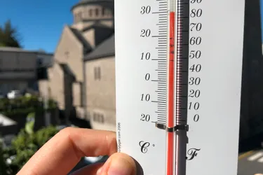 Record de chaleur en Auvergne: il a fait 30°C dans le Cantal ce lundi 4 mai, à Vieillevie
