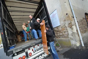 Le Comité de soutien aux opprimés de Brioude a chargé un convoi rempli de matériel, jeudi