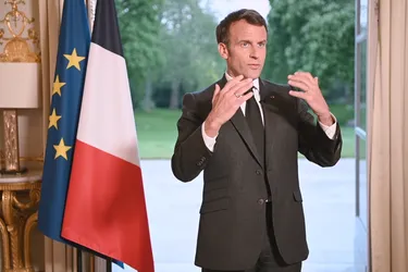 Emmanuel Macron appelle les Français à la résistance, à la détermination et à l'unité face au virus (vidéo)