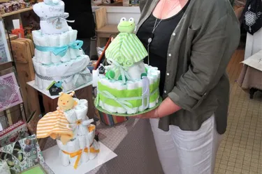 Installée à Felletin (Creuse), elle fabrique des gâteaux de couches, ces cadeaux de naissance qui font fureur