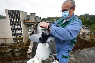 Une bande collante, une girouette : du haut de l'hôpital de Tulle, la Corrèze tient ses pollens à l'oeil