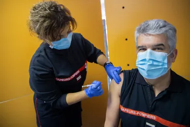 La campagne de vaccination des sapeurs-pompiers est lancée dans le Puy-de-Dôme