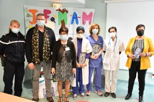 Des kits de coloriage, des vêtements et du matériel pour les enfants malades de l'hôpital de Montluçon (Allier)