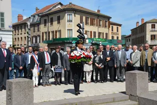 La nouvelle sous-préfète de l’arrondissement d’Ambert a déposé une gerbe, hier, place Saint-Jean