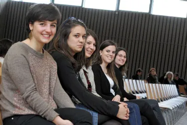 Le lycée montre que les filles ont leur place dans l’enseignement technologique industriel