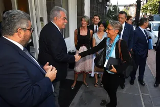Les sept députés d'opposition auvergnats dénoncent une "dérive grave" de la ministre Elisabeth Borne