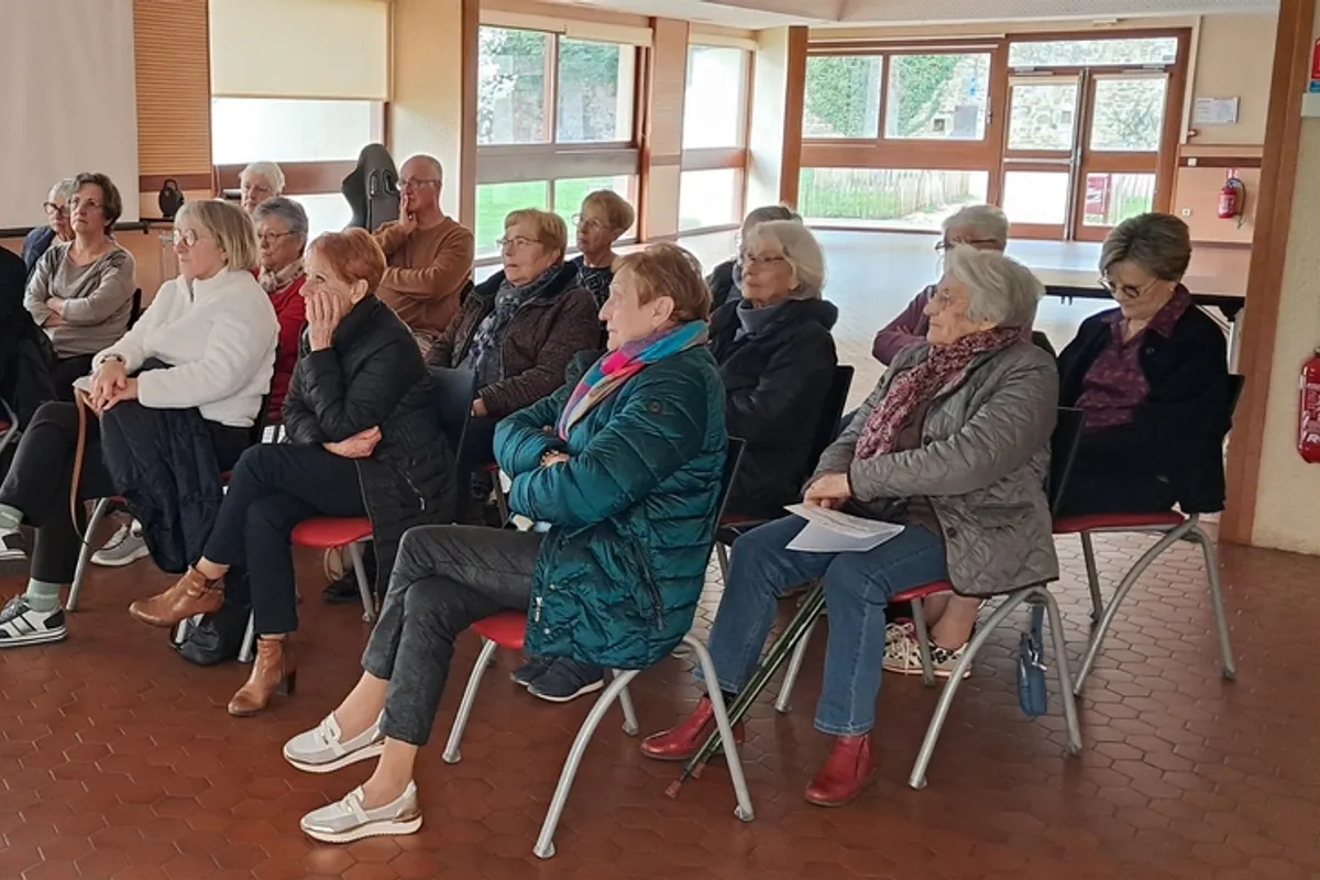 Le club des aînés de Vic-le-Comte participe à une remise à niveau de conduite avec le CLIC et l'ARSEPT