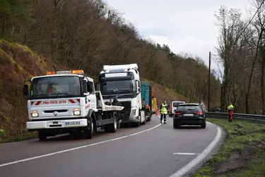 Un jeune homme de 20 ans gravement blessé dans une collision avec un camion, près de Laguenne (Corrèze)