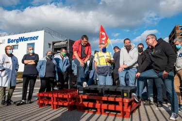 Piquet de grève dressé devant l'usine BorgWarner à Eyrein (Corrèze) : le rapport de force se tend