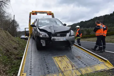 La voiture sort de la route en pleine ligne droite à Polminhac (Cantal) : un blessé léger