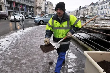 Neige et verglas: La ville a activé son schéma d’organisation hivernal