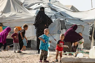 Faut-il rapatrier les femmes et enfants de djihadistes qui survivent dans des camps en Syrie ?