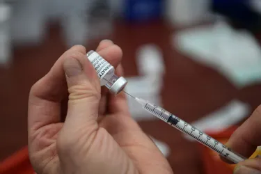 Ce qu'il faut savoir sur le vaccinodrome qui ouvre lundi 3 mai à Issoire (Puy-de-Dôme)