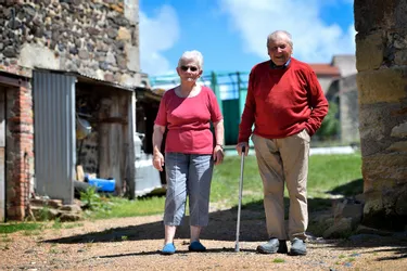 Agriculteurs retraités dans le Puy-de-Dôme, ils touchent 859 et 570 euros par mois : « On se sent comme des parias »