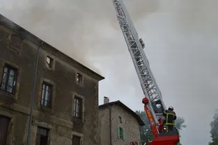Une maison de Saint-Amant-Roche-Savine touchée par un incendie