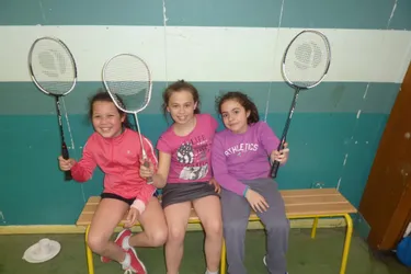 Le badminton attire les jeunes