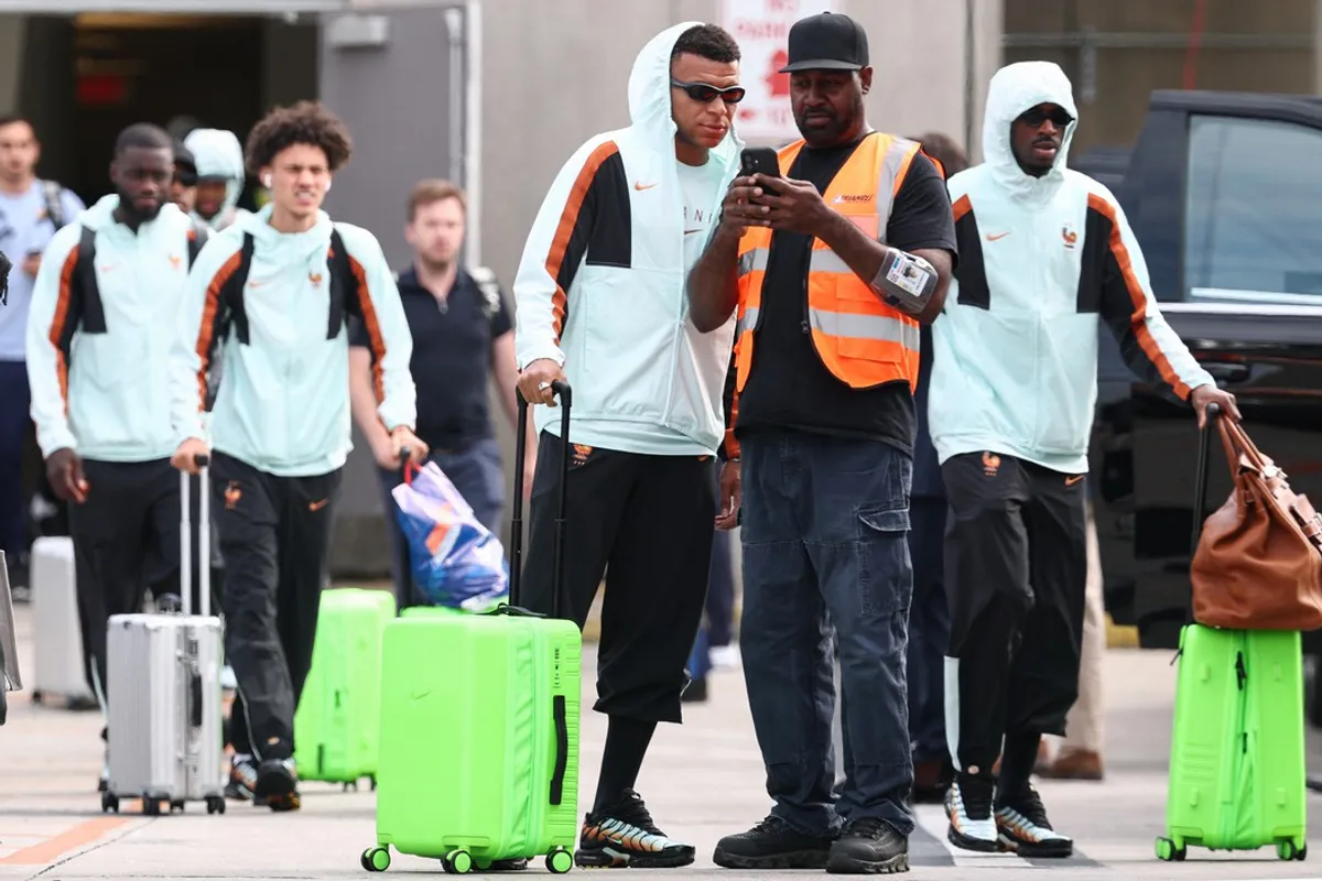 Coupe du monde : quand Kylian Mbappé ressort sa flûte traversière dans une séquence improbable