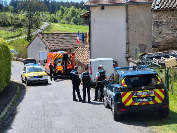 Coincé sous le fourgon qu'il réparait, un quadragénaire grièvement blessé en Haute-Loire - La Montagne