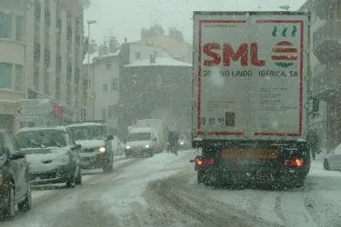 Neige: 10cm en Haute-Loire, circulation délicate dans le Puy-de-Dôme (mise à jour)