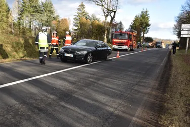 Collision entre deux voitures à Saint-Paul-des-Landes, sur la D120 (Cantal)