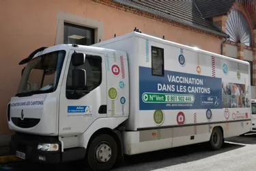 Le bus du Département poursuit sa campagne de vaccination dans les cantons de l’Allier, à partir du 18 octobre