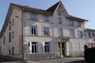 Douze résidents décédés des suites probables du Covid-19, à l'Ehpad du Rieu Parent, à Noirétable (Loire)