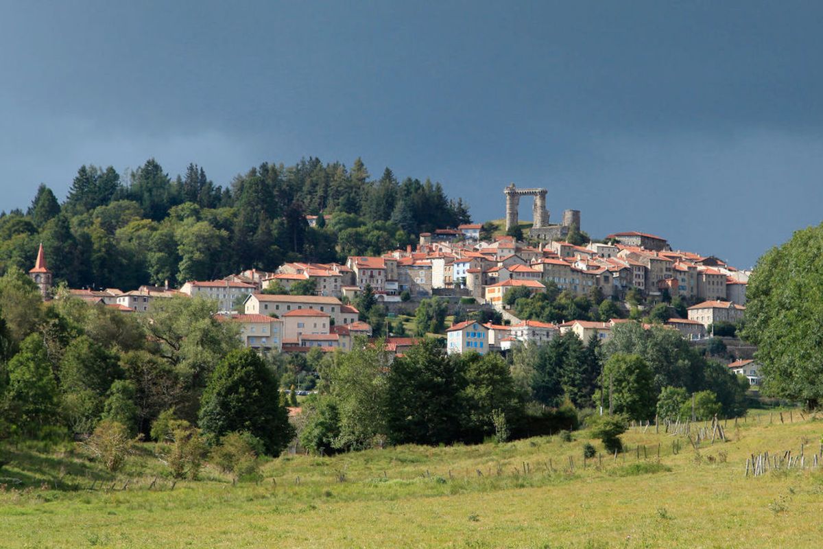 Le label « Petite cité de caractère » renouvelé jusqu’en 2027 - L’Éveil ...