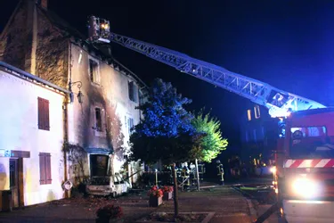 Une maison touchée par un incendie après un feu de voiture à Gagnac-sur-Cère (Lot)