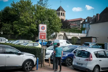 Confinement : stationnement gratuit et pétition pour défendre l'équité entre les commerces à Montluçon (Allier)