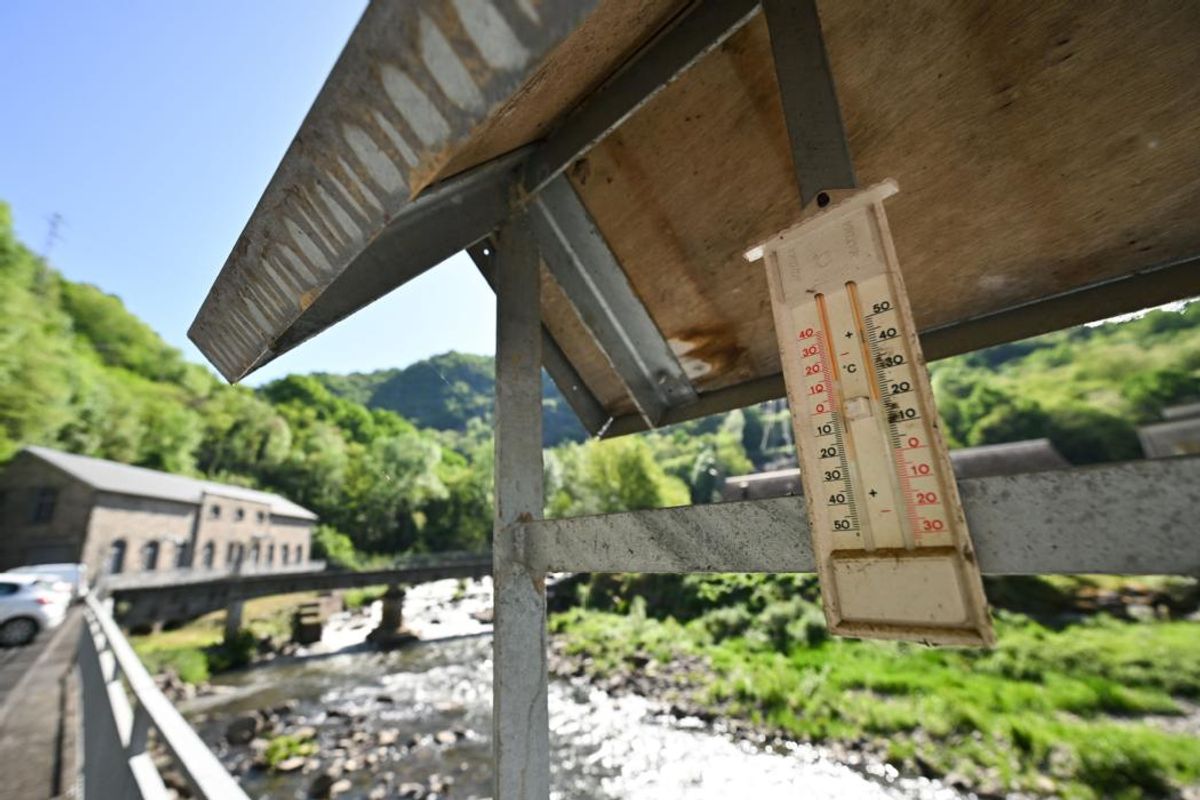 Montagnes Rouges France Jusqu'à 40 degrés attendus : Météo France place la Corrèze en vigilance ...