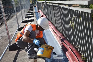 Des travaux d'étanchéité sur le pont SNCF du Bout-du-Monde, à Issoire