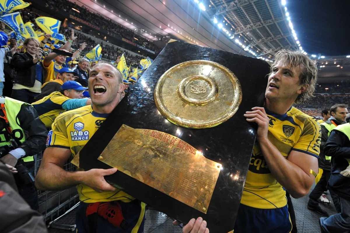 Larius Trophée Football Avec Ballon – 18 Cm, 530g, Coupe En Résine Pour MVP, Tournois, Meilleur Buteur