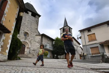 Une journée à Saint-Santin-de-Maurs, le village double, trait d'union entre Cantal et Aveyron