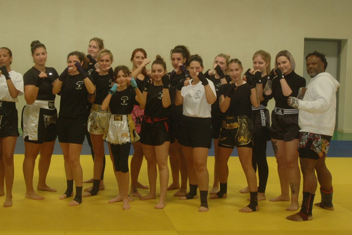 Les féminines à la boxe thaï - L'Yonne Républicaine