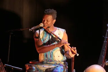 Dembélé joue et chante son Afrique