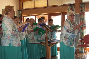 Une chorale à la maison de retraite