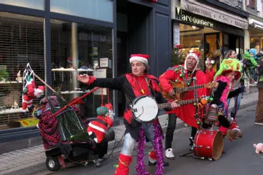 Les animations de Noël ont apporté une touche de fête dans les rues de la cité